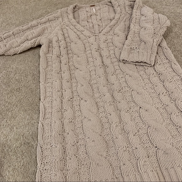 FREE PEOPLE SWEATER/DRESS bin 18 - Picture 6 of 10